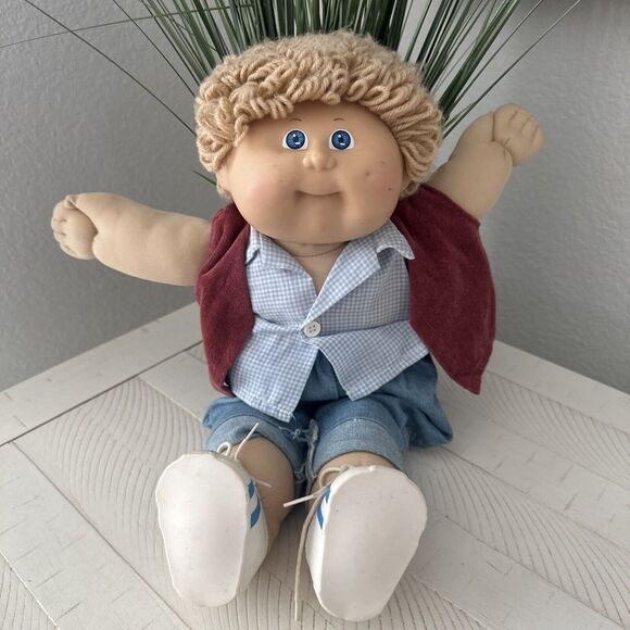 1982 VTG Cabbage Patch Kids Doll Boy Blonde Blue Eyes Dimples Jeans Vest Shoe - Picture 1 of 16